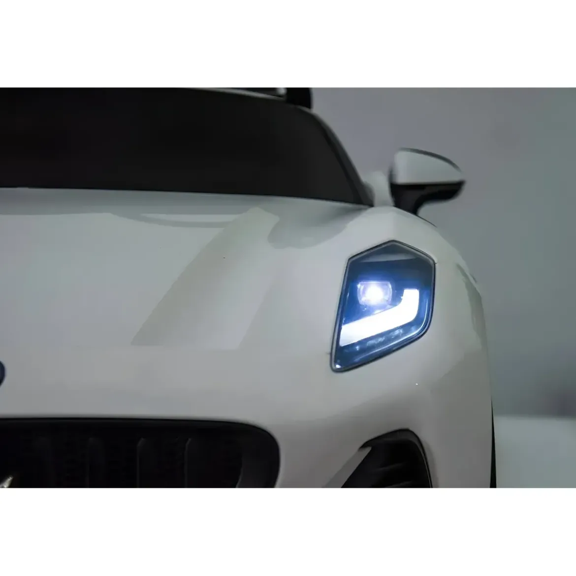 Auto Elettrica Bambini Maserati Folgore 2 Posti 12V Bianco Doppio Motore