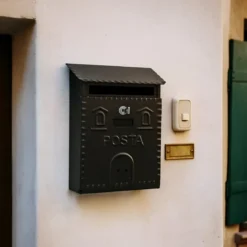 Cassetta Postale in Ferro Battuto Nero Rame con Tetto Spiovente