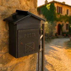 Cassetta Postale in Ferro Battuto Nero per Esterni con Retro Apertura