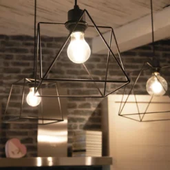 Lampadario a Sospensione in Metallo con 4 Punti Luce Moderno da Soffitto