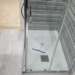 Piatto Doccia Bianco Ardesia Slim Effetto Pietra Filo Pavimento in Marmo Resina