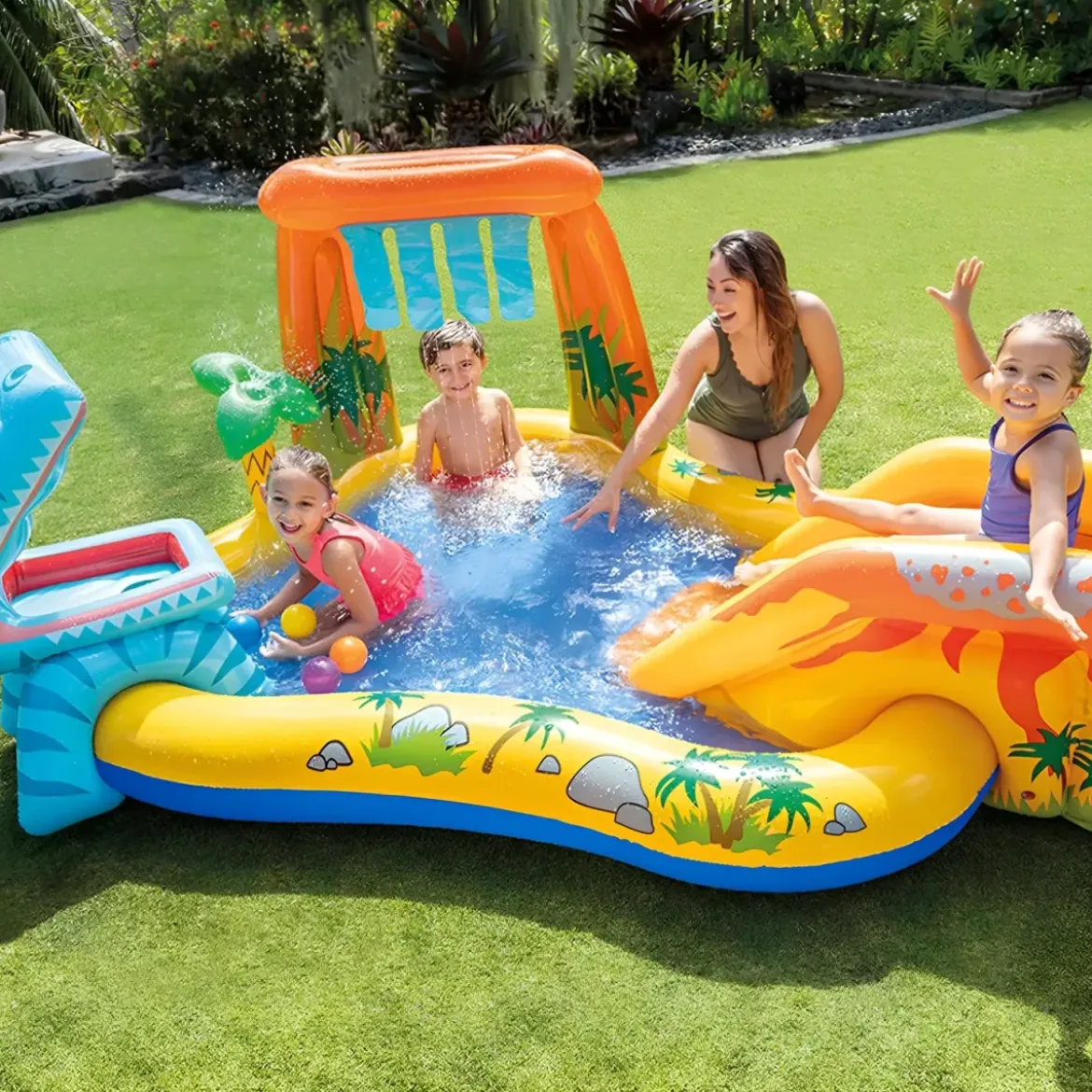 Piscina Gonfiabile Bambini Scivolo Canestro Spruzzatori 249x191x109 cm