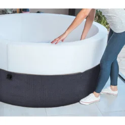 Piscina Idromassaggio Spa 156x70 Rotonda Acqua Riscaldata 4 Adulti Semi Rigida