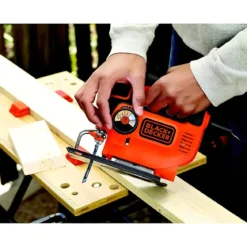 Seghetto Alternativo Black+Decker 550W Valigetta Taglio Legno Metallo