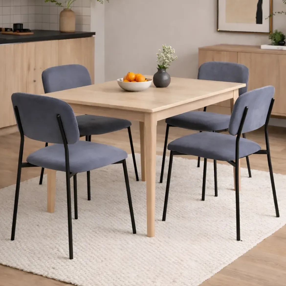 Set 4 Sedie in Vellutino Grigio 44x49x78 cm Struttura in Metallo Nero