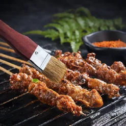Set Utensili Barbecue 18 Pezzi in Acciaio Cromato con Manico in Legno