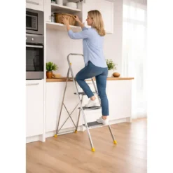 Sgabello Scaletta Pieghevole Alluminio 4 Gradini Antiscivolo Nero 150 kg