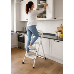 Sgabello Scaletta Pieghevole in Acciaio 3 Gradini 104 cm Salvaspazio