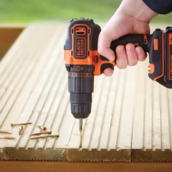 Trapano Percussione Smerigliatrice Black+Decker 18V Kit 2 Batterie